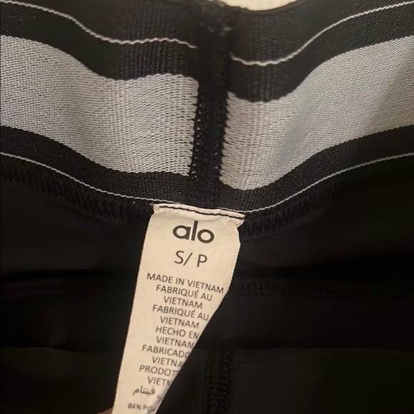 ALO Yoga Black Leggings Full-Length Slim Fit - Picture 3 of 4